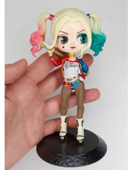 Фигурка Харли Квинн с битой на подставке Harley Quinn
